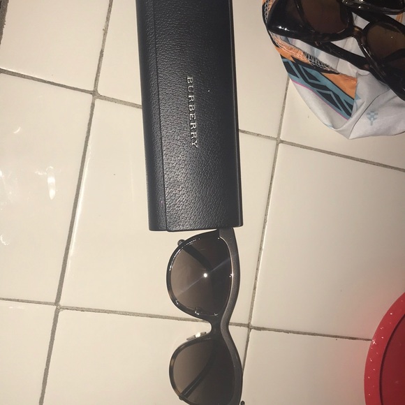 sunglasses - Picture 1 of 1